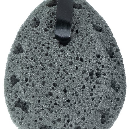 Bathing with bamboo charcoal, seaweed sponge, skin friendly body cleaning tools, exfoliating and mud rubbing wholesale, facial cleansing and face washing