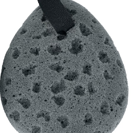 Bathing with bamboo charcoal, seaweed sponge, skin friendly body cleaning tools, exfoliating and mud rubbing wholesale, facial cleansing and face washing