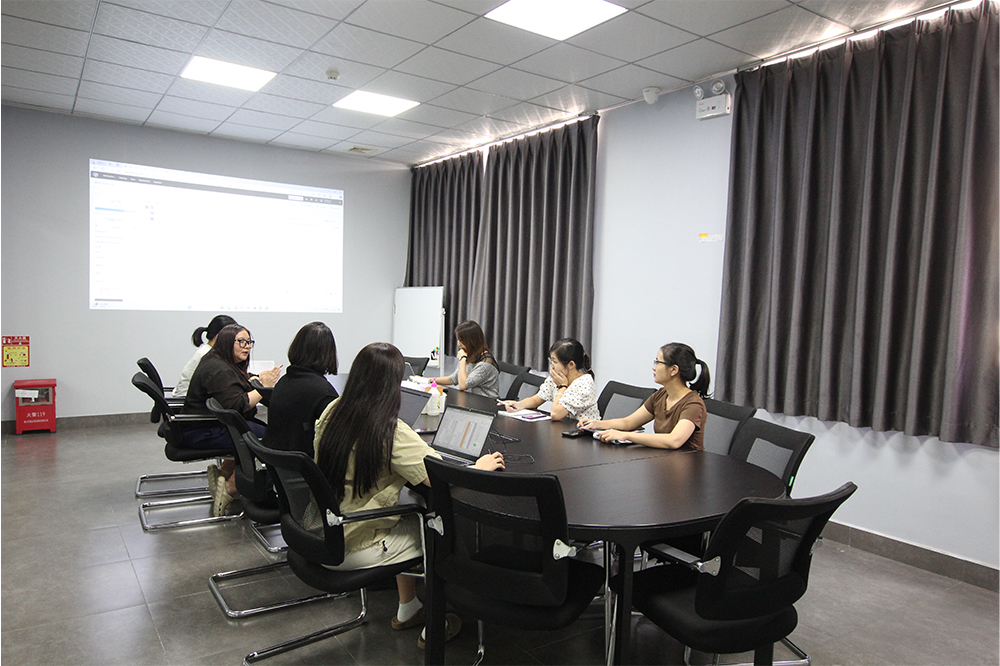 2-Meeting Room